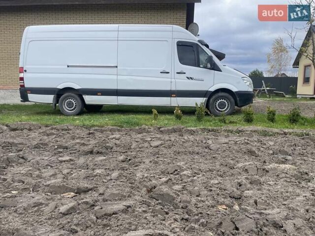 Белый Мерседес Sprinter, объемом двигателя 2.14 л и пробегом 470 тыс. км за 11800 $, фото 2 на Automoto.ua