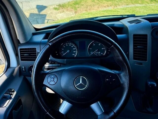 Білий Мерседес Sprinter, об'ємом двигуна 2.99 л та пробігом 380 тис. км за 21500 $, фото 11 на Automoto.ua
