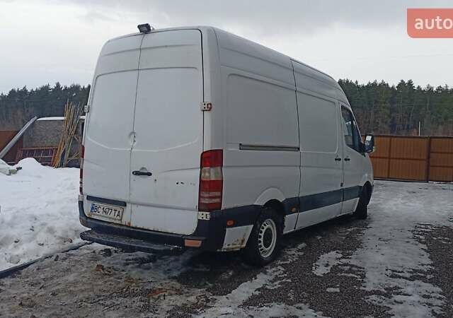 Белый Мерседес Sprinter, объемом двигателя 2.15 л и пробегом 475 тыс. км за 7500 $, фото 3 на Automoto.ua