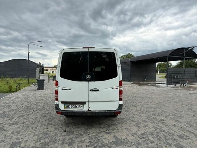 Белый Мерседес Sprinter, объемом двигателя 2.1 л и пробегом 625 тыс. км за 8900 $, фото 6 на Automoto.ua