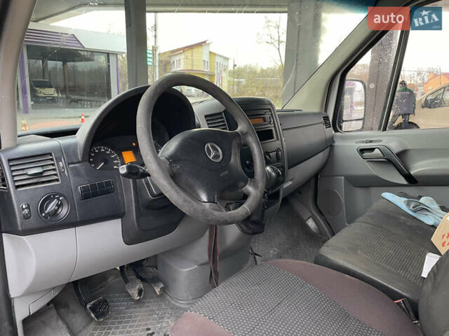 Белый Мерседес Sprinter, объемом двигателя 2.15 л и пробегом 582 тыс. км за 9300 $, фото 25 на Automoto.ua