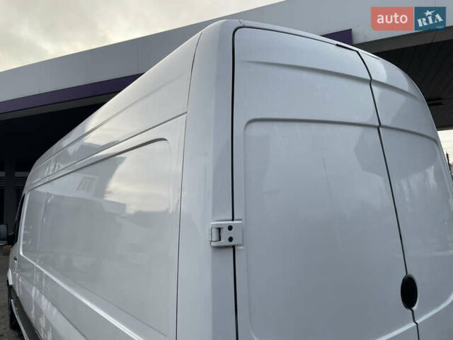 Белый Мерседес Sprinter, объемом двигателя 2.15 л и пробегом 582 тыс. км за 9300 $, фото 23 на Automoto.ua