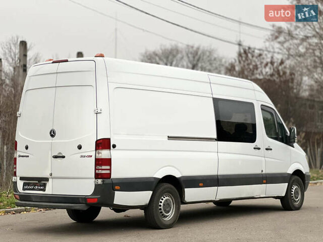 Белый Мерседес Sprinter, объемом двигателя 2.2 л и пробегом 215 тыс. км за 13700 $, фото 4 на Automoto.ua