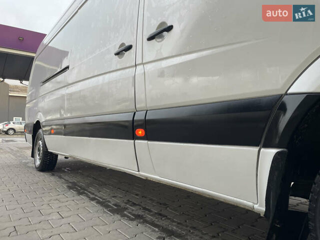 Белый Мерседес Sprinter, объемом двигателя 2.15 л и пробегом 582 тыс. км за 9300 $, фото 12 на Automoto.ua