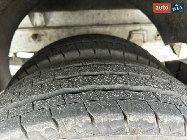 Белый Мерседес Sprinter, объемом двигателя 3 л и пробегом 310 тыс. км за 25000 $, фото 6 на Automoto.ua