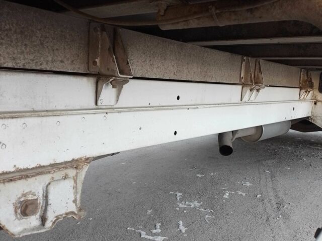 Белый Мерседес Sprinter, объемом двигателя 2.1 л и пробегом 328 тыс. км за 15000 $, фото 3 на Automoto.ua