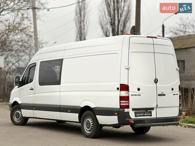 Белый Мерседес Sprinter, объемом двигателя 2.2 л и пробегом 215 тыс. км за 13700 $, фото 6 на Automoto.ua
