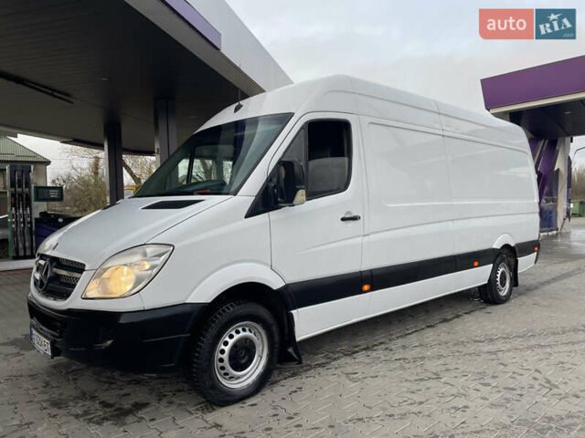 Белый Мерседес Sprinter, объемом двигателя 2.15 л и пробегом 582 тыс. км за 9300 $, фото 3 на Automoto.ua