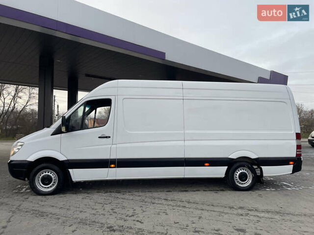 Белый Мерседес Sprinter, объемом двигателя 2.15 л и пробегом 582 тыс. км за 9300 $, фото 4 на Automoto.ua