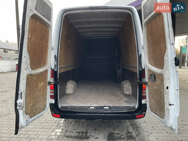 Белый Мерседес Sprinter, объемом двигателя 2.15 л и пробегом 582 тыс. км за 9300 $, фото 8 на Automoto.ua