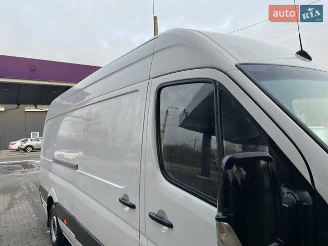 Белый Мерседес Sprinter, объемом двигателя 2.15 л и пробегом 582 тыс. км за 9300 $, фото 13 на Automoto.ua