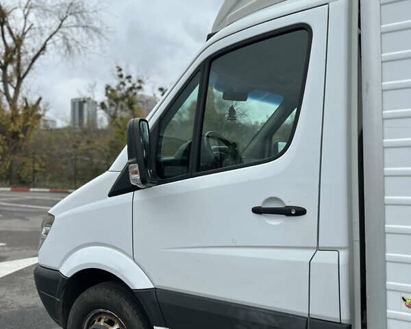 Белый Мерседес Sprinter, объемом двигателя 3 л и пробегом 310 тыс. км за 25000 $, фото 4 на Automoto.ua