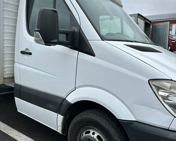 Белый Мерседес Sprinter, объемом двигателя 3 л и пробегом 310 тыс. км за 25000 $, фото 2 на Automoto.ua