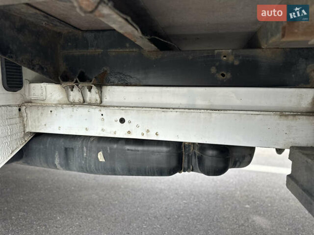 Белый Мерседес Sprinter, объемом двигателя 3 л и пробегом 310 тыс. км за 25000 $, фото 8 на Automoto.ua