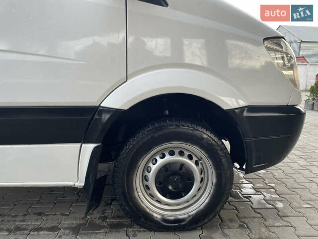 Белый Мерседес Sprinter, объемом двигателя 2.15 л и пробегом 582 тыс. км за 9300 $, фото 11 на Automoto.ua