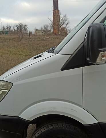 Белый Мерседес Sprinter, объемом двигателя 2.14 л и пробегом 216 тыс. км за 9300 $, фото 2 на Automoto.ua