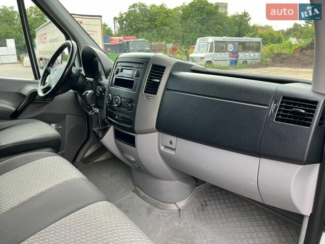 Белый Мерседес Sprinter, объемом двигателя 2.14 л и пробегом 396 тыс. км за 12500 $, фото 11 на Automoto.ua