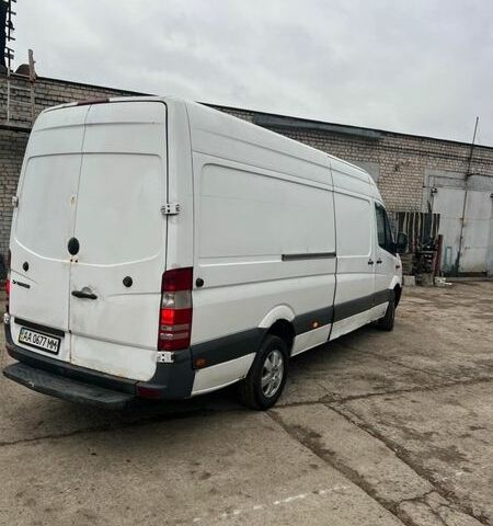 Белый Мерседес Sprinter, объемом двигателя 2.99 л и пробегом 715 тыс. км за 8300 $, фото 1 на Automoto.ua