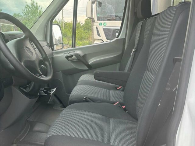 Белый Мерседес Sprinter, объемом двигателя 3 л и пробегом 535 тыс. км за 14900 $, фото 18 на Automoto.ua