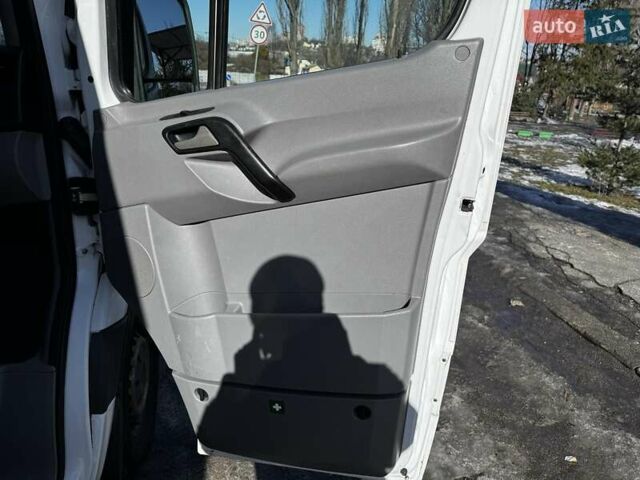 Белый Мерседес Sprinter, объемом двигателя 3.2 л и пробегом 408 тыс. км за 14840 $, фото 46 на Automoto.ua