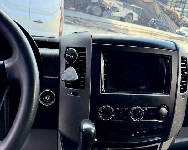 Белый Мерседес Sprinter, объемом двигателя 0 л и пробегом 620 тыс. км за 12500 $, фото 5 на Automoto.ua