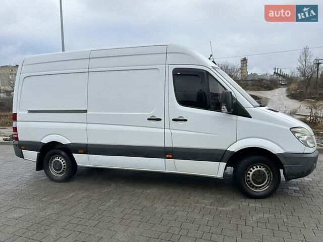 Белый Мерседес Sprinter, объемом двигателя 2.14 л и пробегом 412 тыс. км за 12500 $, фото 2 на Automoto.ua