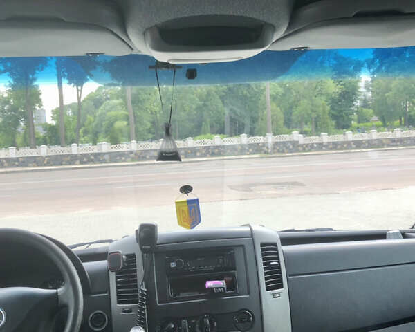 Белый Мерседес Sprinter, объемом двигателя 2.2 л и пробегом 350 тыс. км за 29000 $, фото 18 на Automoto.ua