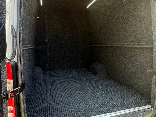 Белый Мерседес Sprinter, объемом двигателя 2.99 л и пробегом 892 тыс. км за 21300 $, фото 7 на Automoto.ua