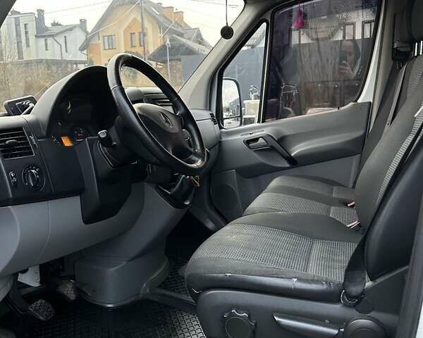 Белый Мерседес Sprinter, объемом двигателя 2.14 л и пробегом 412 тыс. км за 12500 $, фото 8 на Automoto.ua