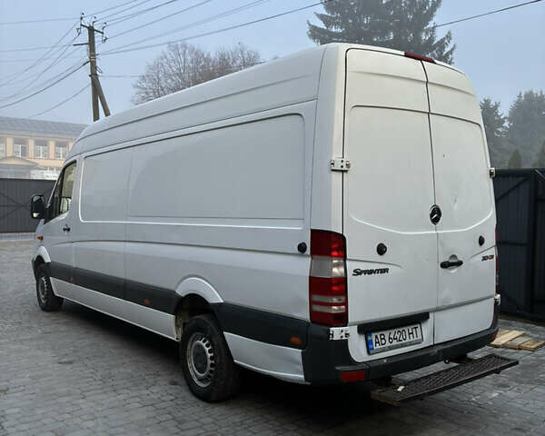 Белый Мерседес Sprinter, объемом двигателя 2.14 л и пробегом 427 тыс. км за 11500 $, фото 5 на Automoto.ua