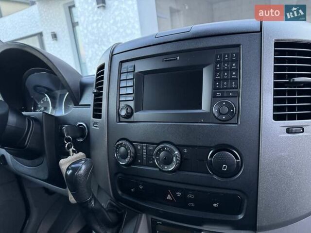 Белый Мерседес Sprinter, объемом двигателя 2.99 л и пробегом 350 тыс. км за 17500 $, фото 7 на Automoto.ua
