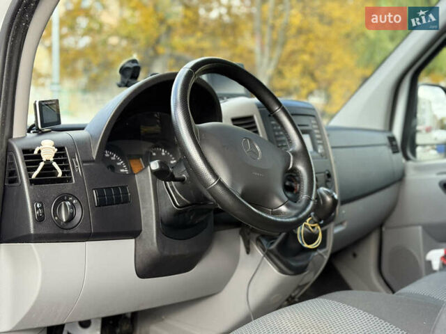 Мерседес Sprinter 2011 в Луцке на Automoto.ua Белый Мерседес Sprinter, объемом двигателя 2.69 л и пробегом 256 тыс. км за 18500 $, фото 11 на Automoto.ua