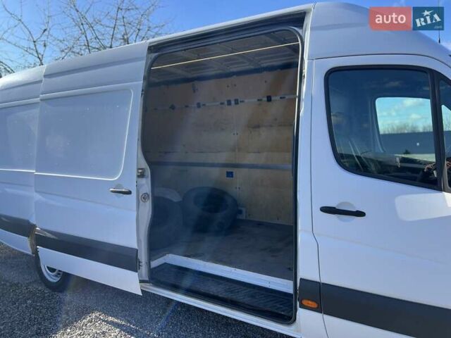 Белый Мерседес Sprinter, объемом двигателя 2.14 л и пробегом 310 тыс. км за 11500 $, фото 1 на Automoto.ua