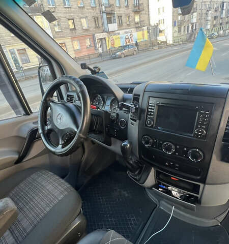 Белый Мерседес Sprinter, объемом двигателя 0 л и пробегом 300 тыс. км за 18500 $, фото 10 на Automoto.ua