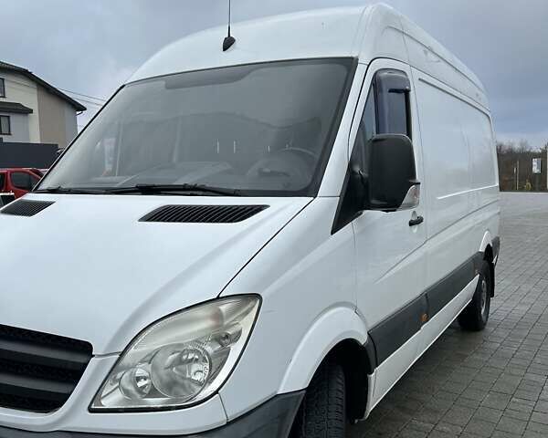 Белый Мерседес Sprinter, объемом двигателя 2.14 л и пробегом 412 тыс. км за 12500 $, фото 7 на Automoto.ua