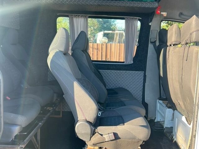 Белый Мерседес Sprinter, объемом двигателя 2.14 л и пробегом 469 тыс. км за 12000 $, фото 7 на Automoto.ua