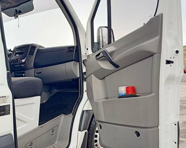 Білий Мерседес Sprinter, об'ємом двигуна 2.14 л та пробігом 400 тис. км за 11500 $, фото 9 на Automoto.ua