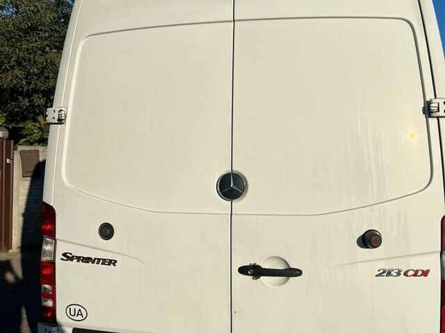 Белый Мерседес Sprinter, объемом двигателя 2.14 л и пробегом 469 тыс. км за 12000 $, фото 3 на Automoto.ua