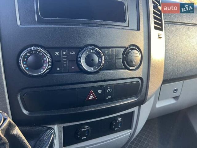Белый Мерседес Sprinter, объемом двигателя 2.14 л и пробегом 310 тыс. км за 11500 $, фото 7 на Automoto.ua