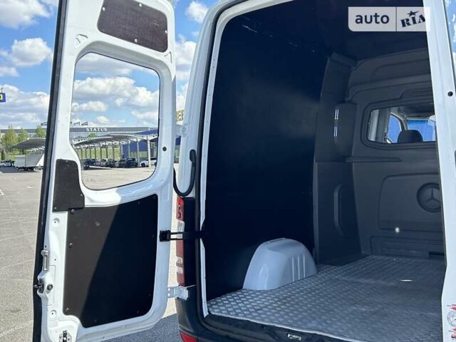 Білий Мерседес Sprinter, об'ємом двигуна 2.2 л та пробігом 273 тис. км за 14800 $, фото 33 на Automoto.ua