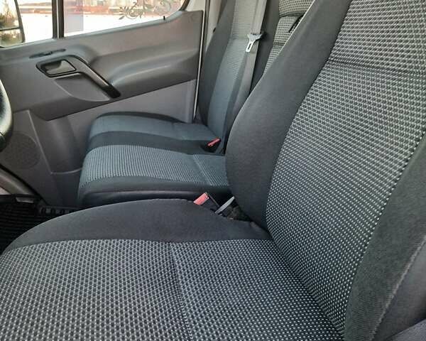 Білий Мерседес Sprinter, об'ємом двигуна 2.14 л та пробігом 215 тис. км за 15000 $, фото 12 на Automoto.ua