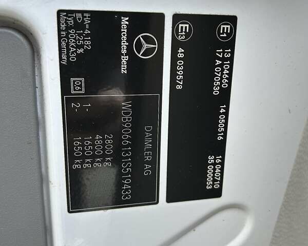 Белый Мерседес Sprinter, объемом двигателя 2.14 л и пробегом 412 тыс. км за 12500 $, фото 9 на Automoto.ua