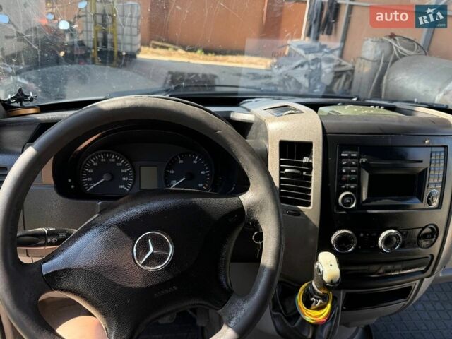 Белый Мерседес Sprinter, объемом двигателя 2.1 л и пробегом 705 тыс. км за 8000 $, фото 7 на Automoto.ua
