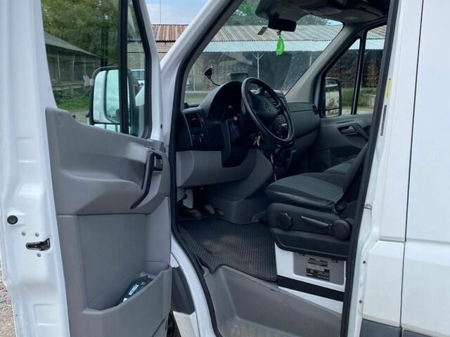 Белый Мерседес Sprinter, объемом двигателя 2.14 л и пробегом 296 тыс. км за 15700 $, фото 11 на Automoto.ua