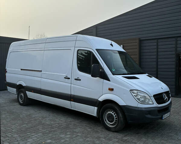 Белый Мерседес Sprinter, объемом двигателя 2.14 л и пробегом 427 тыс. км за 11500 $, фото 1 на Automoto.ua