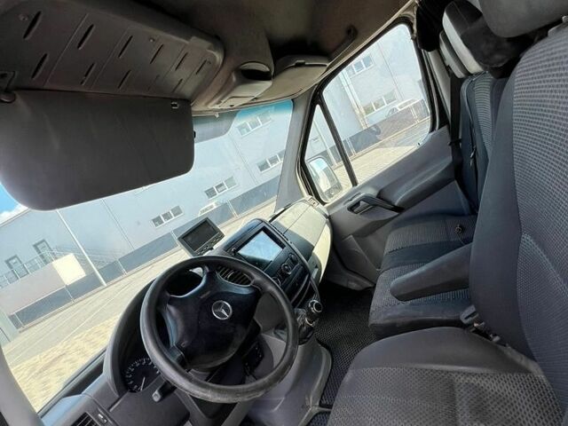 Белый Мерседес Sprinter, объемом двигателя 2.2 л и пробегом 495 тыс. км за 9500 $, фото 13 на Automoto.ua