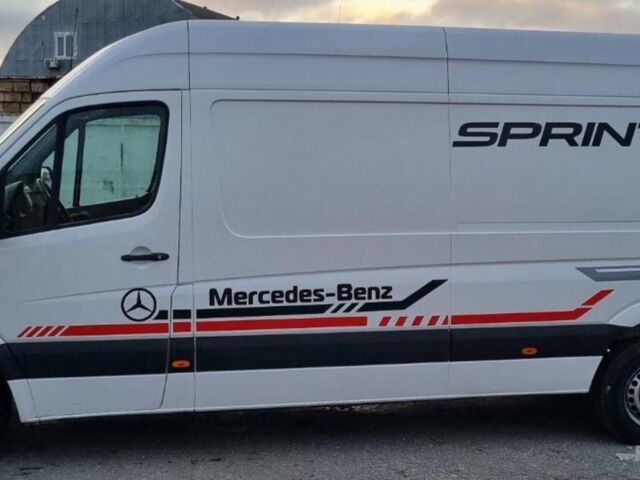 Белый Мерседес Sprinter, объемом двигателя 2.14 л и пробегом 327 тыс. км за 13000 $, фото 2 на Automoto.ua