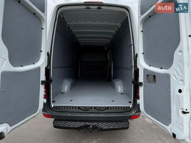 Белый Мерседес Sprinter, объемом двигателя 2.14 л и пробегом 217 тыс. км за 15000 $, фото 13 на Automoto.ua