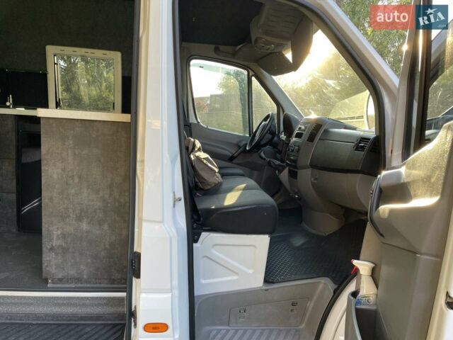 Белый Мерседес Sprinter, объемом двигателя 2.15 л и пробегом 202 тыс. км за 25850 $, фото 40 на Automoto.ua