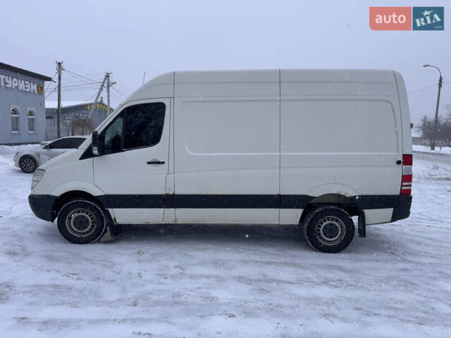 Белый Мерседес Sprinter, объемом двигателя 2.14 л и пробегом 300 тыс. км за 10500 $, фото 1 на Automoto.ua